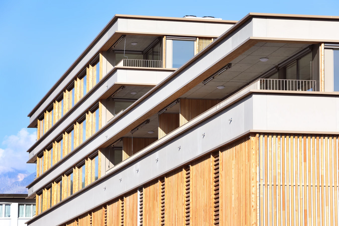 Wohn- und Geschäftshaus Marcau, Ilanz (CH) Wohn- und Geschäftshaus Marcau, Ilanz (CH)