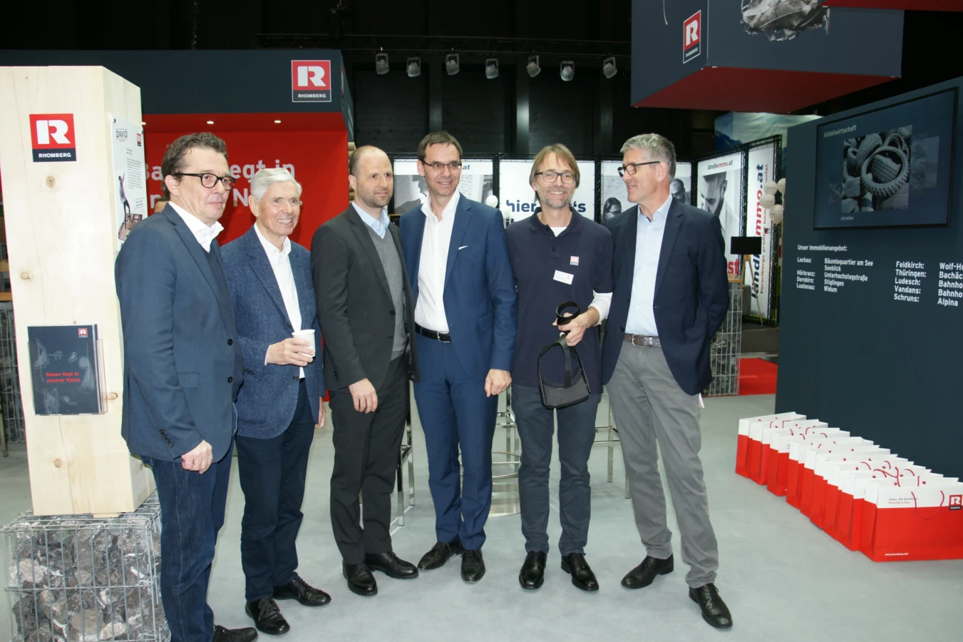 Bei der Eröffnung der com:bau (v.l.): Wirtschaftskammer-Präsident Hans-Peter Metzler, Kommerzialrat Walter-Heinz Rhomberg, Landesrat Marco Tittler, Landeshauptmann Markus Wallner, Jürgen Zankovitsch (Rhomberg Bau), Rhomberg Bau Geschäftsführer Martin Summer. Bei der Eröffnung der com:bau (v.l.): Wirtschaftskammer-Präsident Hans-Peter Metzler, Kommerzialrat Walter-Heinz Rhomberg, Landesrat Marco Tittler, Landeshauptmann Markus Wallner, Jürgen Zankovitsch (Rhomberg Bau), Rhomberg Bau Geschäftsführer Martin Summer.