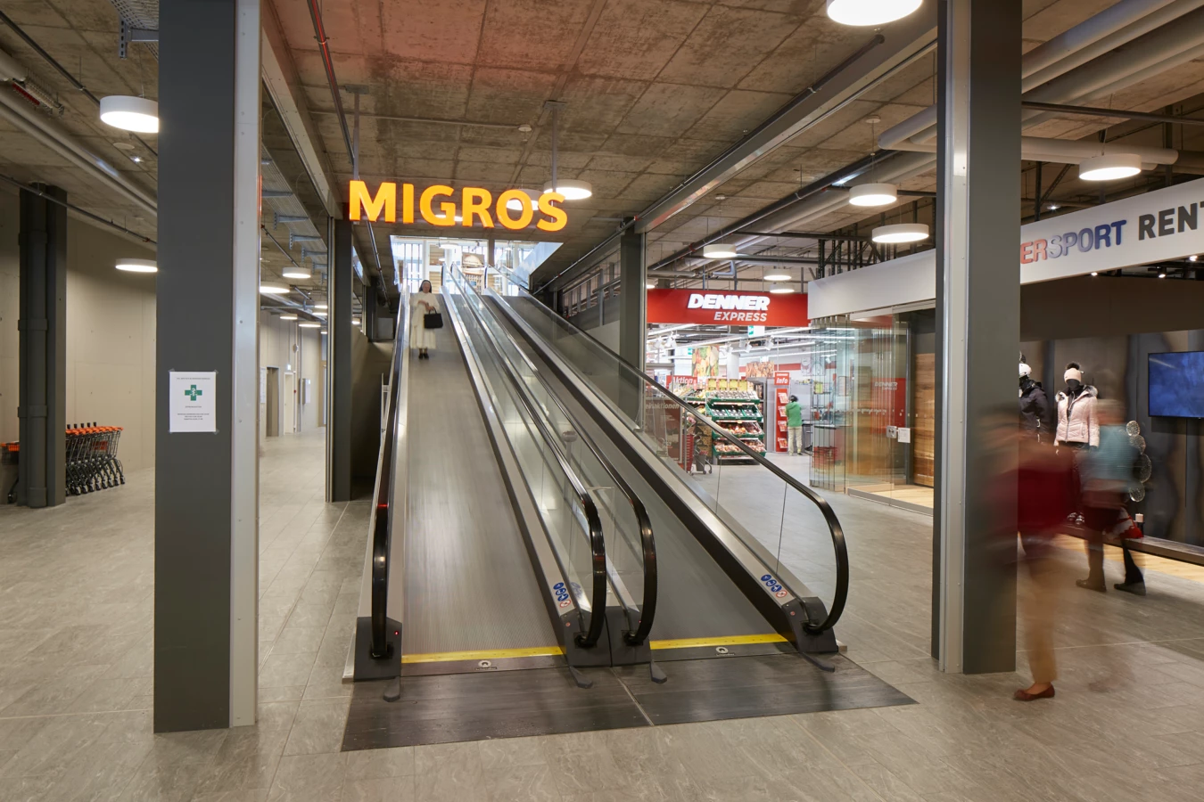 Einkaufszentrum Rolltreppe Ilanz, Schweiz