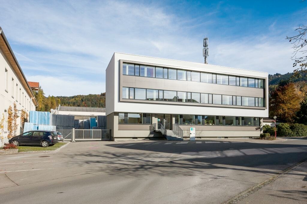 Bürogebäude Theodor Fries Sulz Generalsanierung Aussenansicht Bürogebäude Theodor Fries Sulz Generalsanierung Aussenansicht