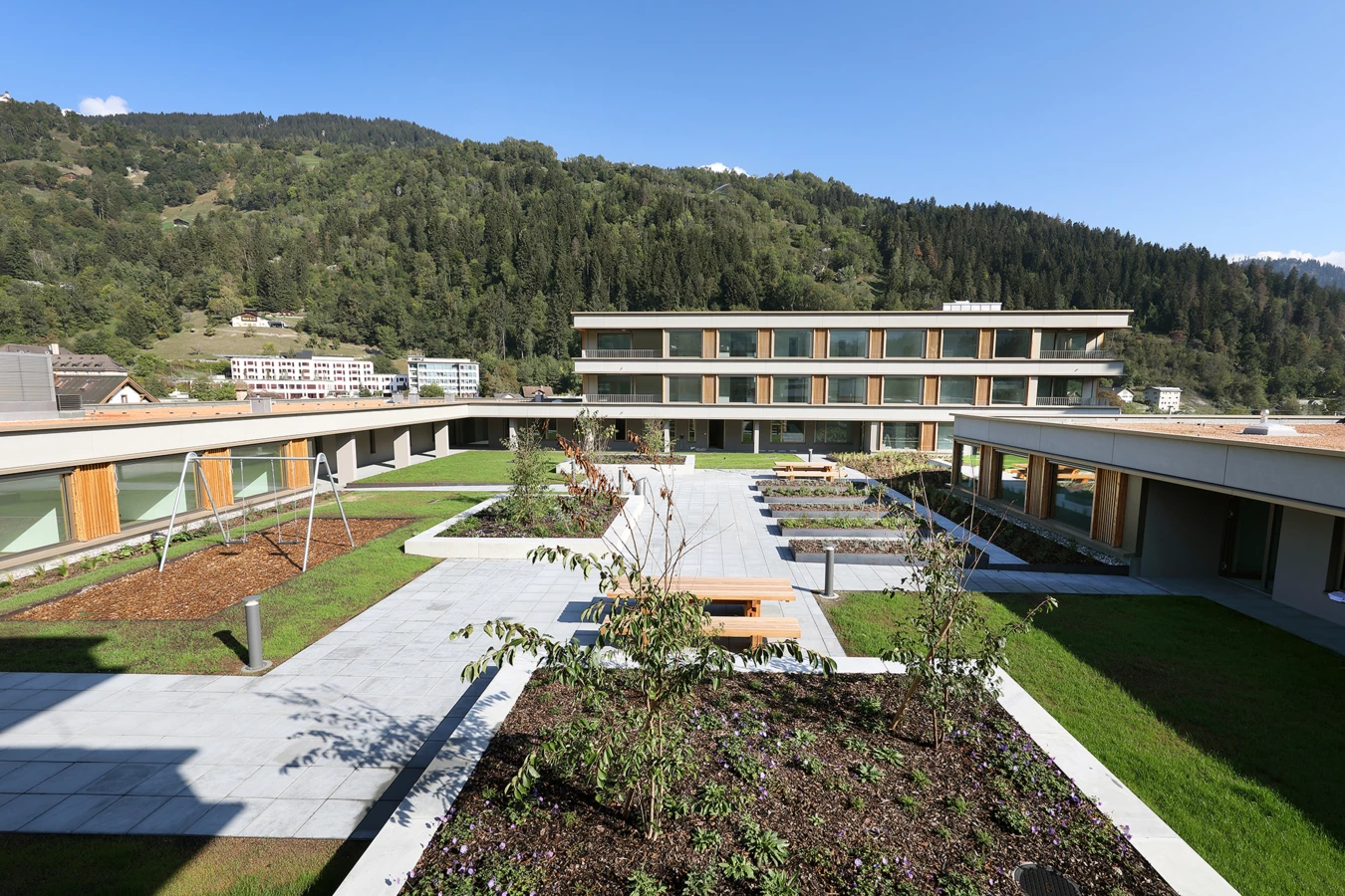 Wohn- und Geschäftshaus Marcau, Ilanz (CH) Wohn- und Geschäftshaus Marcau, Ilanz (CH)