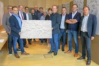 Die Jury des Architektenwettbewerbs präsentiert das Siegerprojekt von Dworzak-Grabher für das neue Gebäudeensemble für Lustenauer Ortsteilzentrum Rheindorf. (Es fehlt: Jurymitglied Ing. Wilhelm Muzyczyn.)