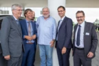 LH Tankwart: Markus Wallner betankte feierlich das Auto von Karl-Heinz  Lensing aus São Paulo, mit seiner Frau gerade auf Europatour und auf dem Weg nach Zürich. Mit dieser Aktion eröffnete der Landeshauptmann offiziell die neue Raststation Bodensee Hörbranz. Die Verantwortlichen der Betreibergesellschaft, der ASFINAG und der Gemeinde gingen ihm dabei tatkräftig zur Hand.