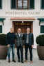 Haben das geschichtsträchtige Posthotel Taube einer zeitgemäßen Neugestaltung unterworfen (v. l. n. r.): Manfred Zitz von Rhomberg Bau, Eigentümervertreter Philipp Rhomberg und Daniel Mohr, Rhomberg Bau. Bild: Rhomberg Bau