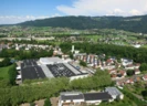 Das Kunert-Areal im Lindauer Stadtteil Zech: ein Grundstück, mit dem sich die Unternehmensphilosophie von Rhomberg Bau, bereits genutzte städtische Flächen nachzunutzen und zu entwickeln, bestens umsetzen lässt. Fotonachweis: www.luftaufnahmen.bayern
