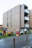 Mit Freude und Engagement bepflanzten die Kolleg:innen der Rhomberg Bau Gruppe das rund 100 m2 große Grundstück im Dornbirner Turteltaubweg.